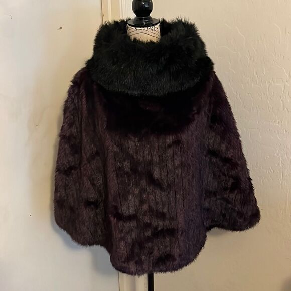 Terry Lewis Faux Fur Purple Black Collar Area Pullover Poncho Event - Picture 1 of 13